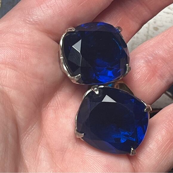 Vintage 1980s Large Oversized Runway Faceted Sparkling Sapphire Blue Earrings D3 - Picture 2 of 8